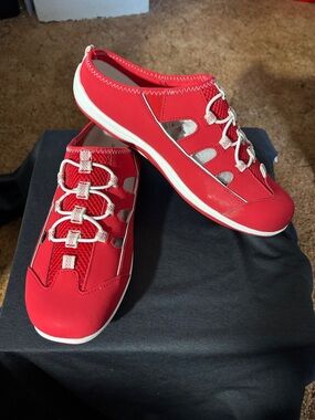 Women’s Easy Street Barbara Mule Slip-Ons in Red Sz 10W